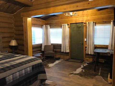 Elkhorn Cabins And Inn West Yellowstone Room photo