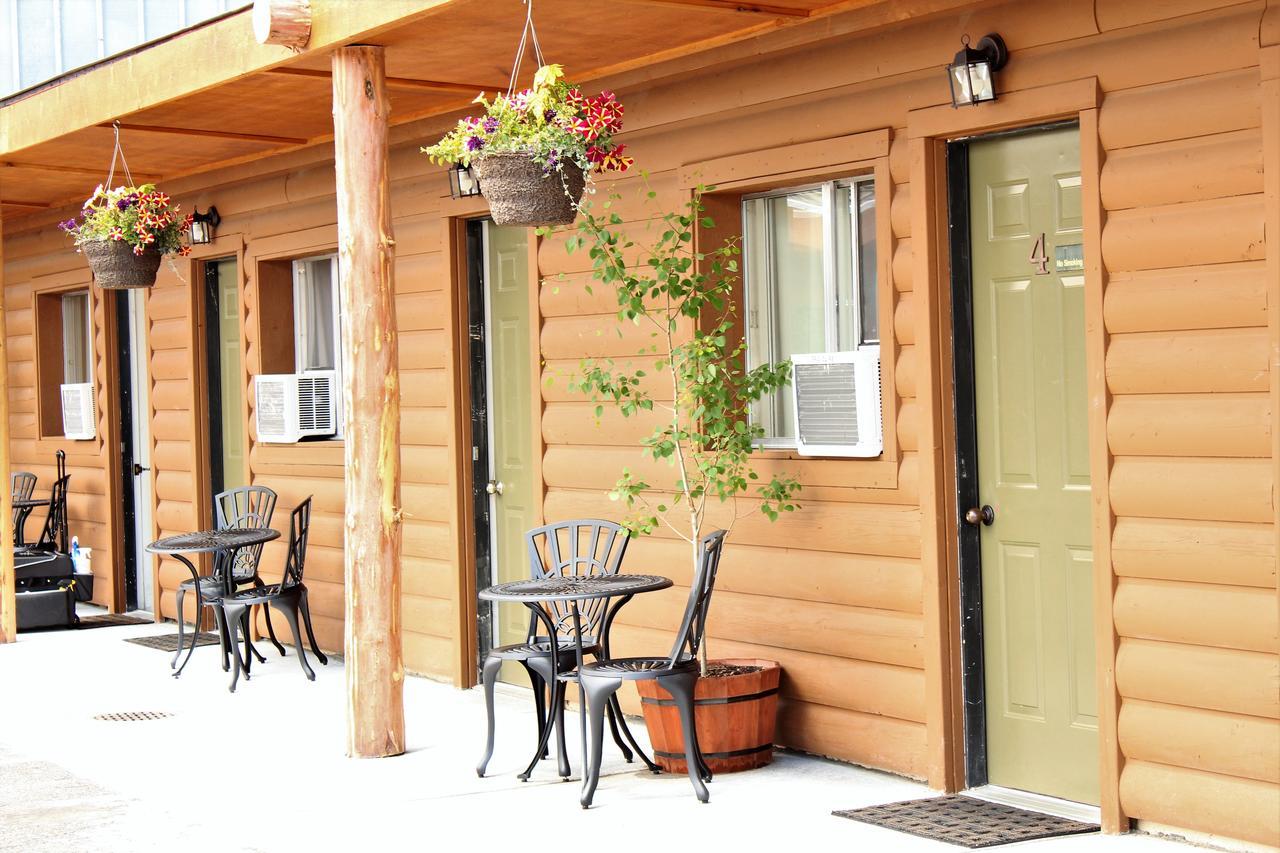 Elkhorn Cabins And Inn West Yellowstone Exterior photo